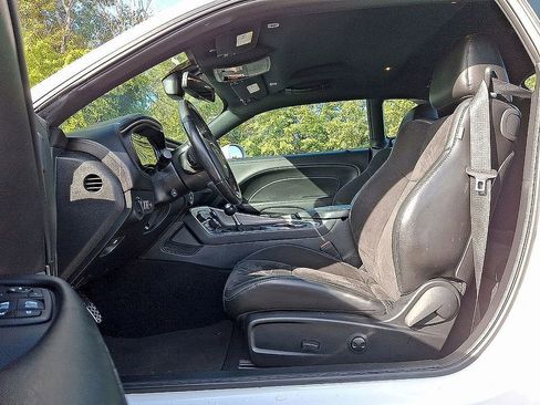 Used 2022 Dodge Challenger R/T w/ Plus Package image 10