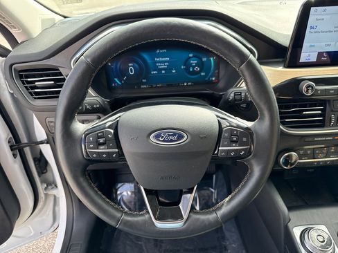 Used 2022 Ford Escape Titanium w/ Titanium Premium Package image 15