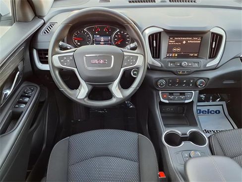 Used 2024 GMC Terrain SLE image 9