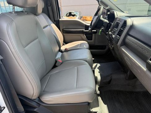 Used 2019 Ford F550 2WD Regular Cab Super Duty image 5