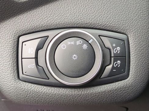 Used 2017 Ford Escape SE w/ Equipment Group 201A image 19