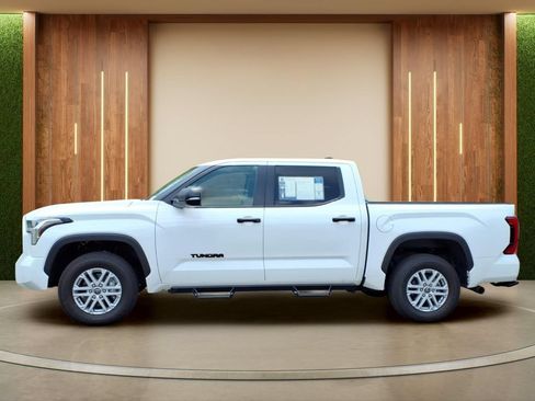 Used 2024 Toyota Tundra SR5 w/ SR5 Convenience Package AWD/4WD image 29