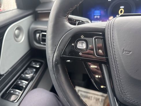 Used 2025 Lincoln Aviator Reserve w/ Equipment Group 201A image 13