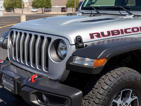 Used 2022 Jeep Wrangler Unlimited Rubicon AWD/4WD image 36