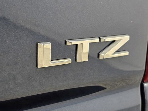 Used 2023 Chevrolet Silverado 1500 LTZ AWD/4WD image 32