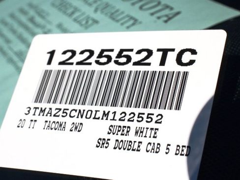 Certified 2020 Toyota Tacoma SR5 image 31