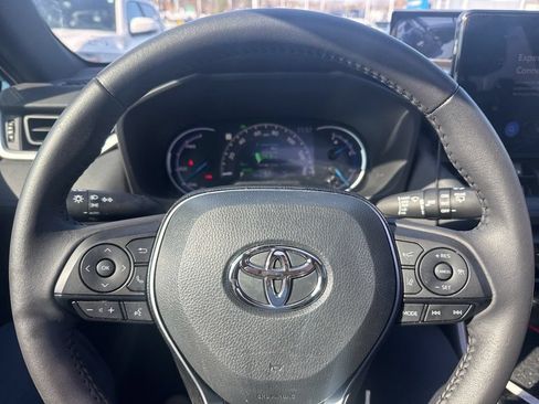 Used 2024 Toyota RAV4 XSE AWD/4WD image 9