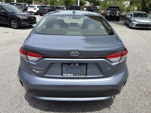 Used 2022 Toyota Corolla LE FWD image 3