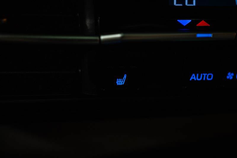 Used 2023 Toyota Sienna XLE FWD image 23