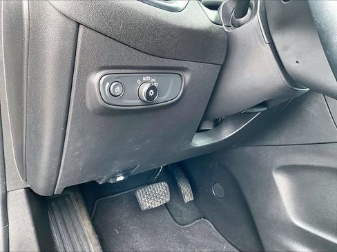 Used 2023 Chevrolet Equinox LT AWD/4WD image 30