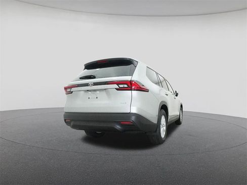 New 2026 Toyota Grand Highlander XLE image 24