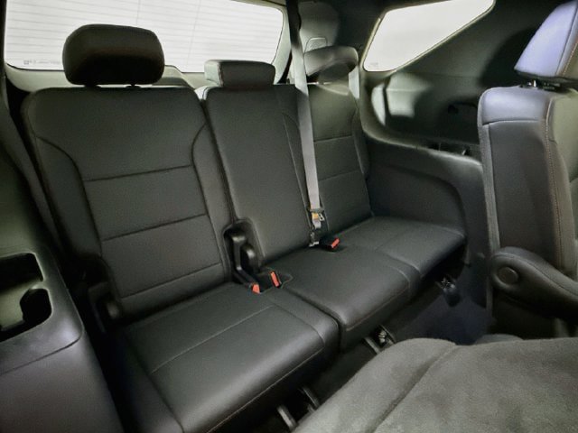Used 2025 Chevrolet Traverse Z71 AWD/4WD image 27