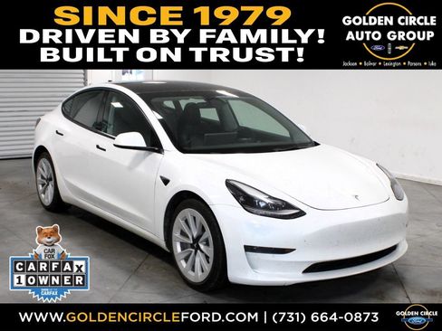 Used 2023 Tesla Model 3 Standard Range RWD image 1
