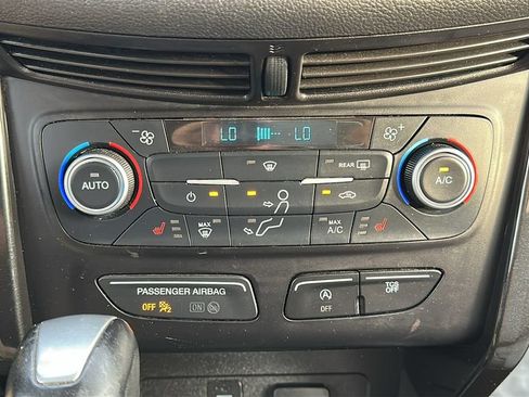 Used 2018 Ford Escape SE w/ SE Sport Appearance Package AWD/4WD image 26