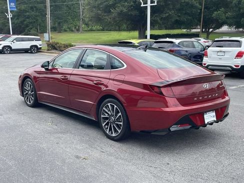 Used 2023 Hyundai Sonata Limited w/ Preferred Accessory Package FWD image 5