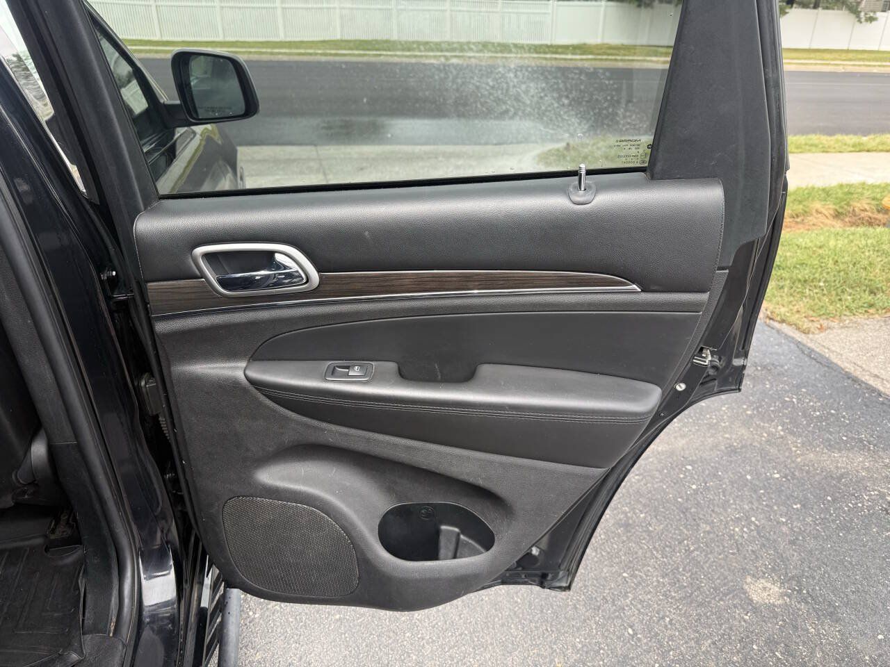 Used 2018 Jeep Grand Cherokee Overland AWD/4WD image 11