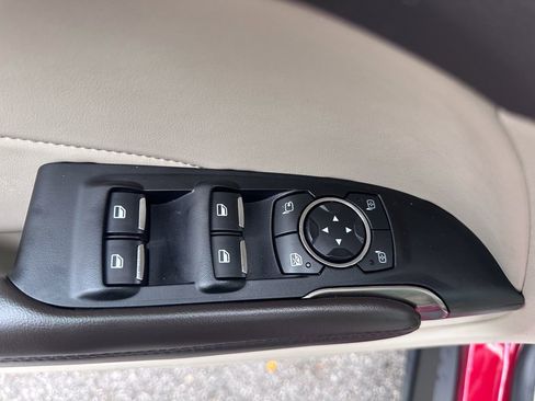 Used 2018 Lincoln MKC Reserve image 29