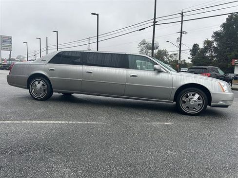 Used 2008 Cadillac DTS Limousine image 3