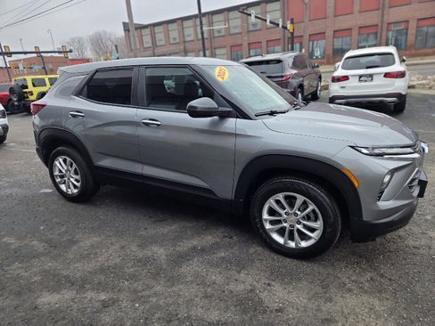 Used 2025 Chevrolet TrailBlazer LS w/ LS Convenience Package image 13