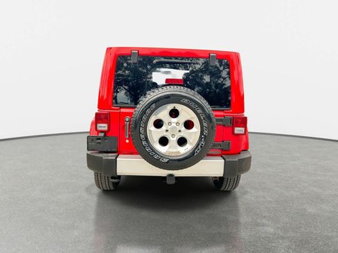 Used 2015 Jeep Wrangler Unlimited Sahara w/ Dual Top Group AWD/4WD image 8