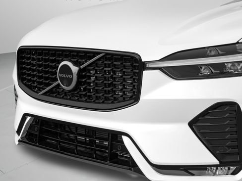 Used 2023 Volvo XC60 B5 Ultimate w/ Climate Package FWD image 61