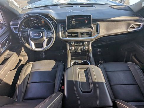 Used 2023 GMC Yukon SLT w/ SLT Premium Package image 15
