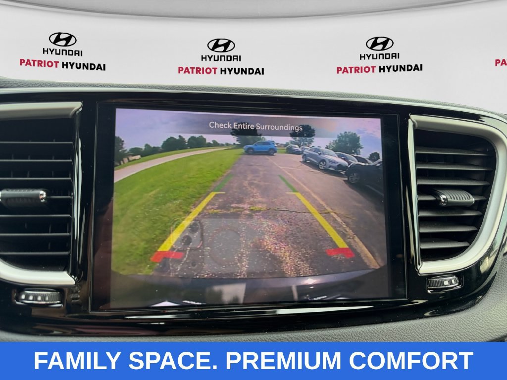 Used 2025 Chrysler Pacifica Select FWD image 17