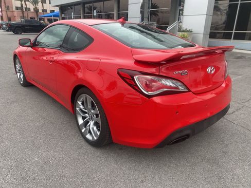 Used 2014 Hyundai Genesis 3.8 image 8