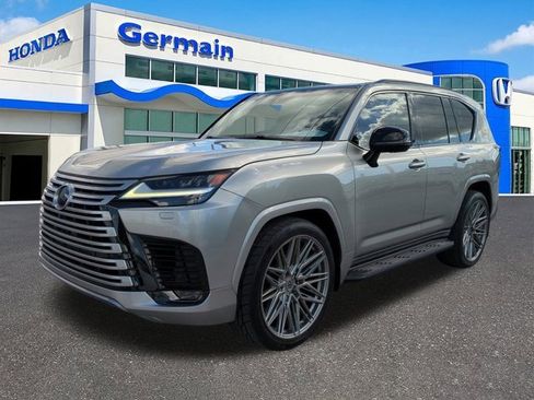 Used 2022 Lexus LX 600 4WD w/ Luxury Package image 1