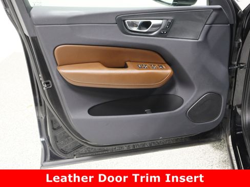 Used 2018 Volvo XC60 T6 Inscription w/ Convenience Package image 12