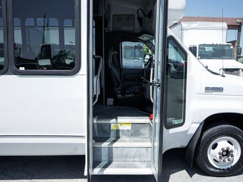 Used 2013 Ford E-450 and Econoline 450 Super Duty w/ Shuttle Bus Prep Pkg RWD image 40