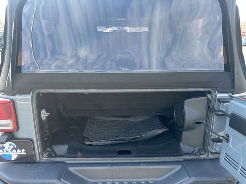 Used 2014 Jeep Wrangler Rubicon image 21