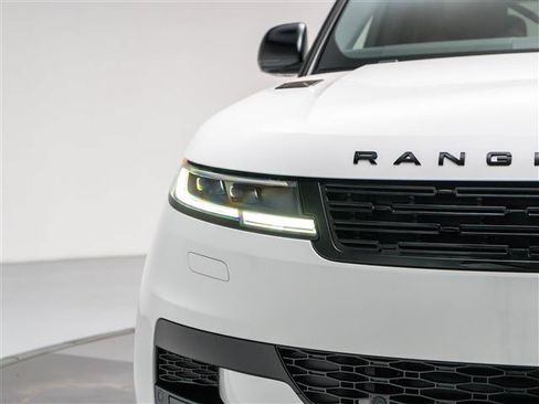 New 2026 Land Rover Range Rover Autobiography AWD/4WD image 9