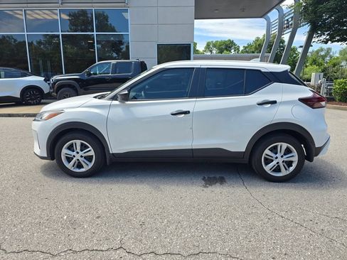 Certified 2025 Nissan Kicks Play S FWD image 5