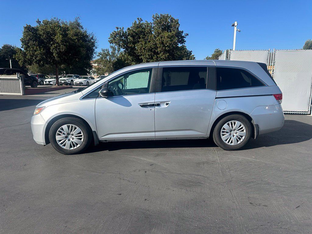 Used 2014 Honda Odyssey LX image 2