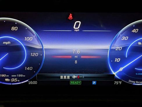 New 2025 Mercedes-Benz EQB 300 4MATIC image 11