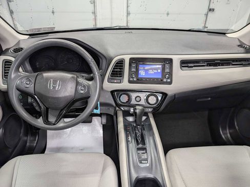 Used 2019 Honda HR-V LX image 12