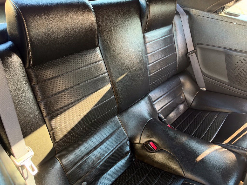 Used 2010 Ford Mustang Convertible RWD image 20