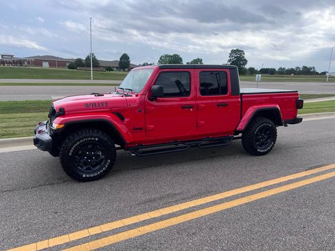 Used 2023 Jeep Gladiator Mojave AWD/4WD image 9