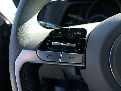 Used 2023 Hyundai Elantra Blue image 15