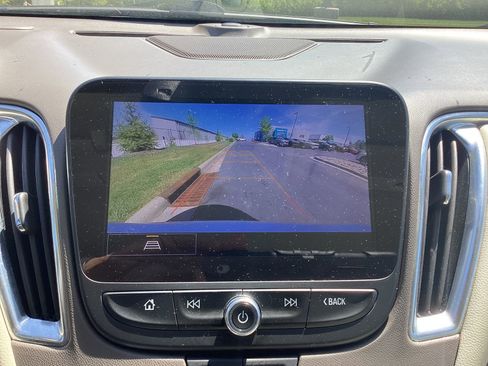 Used 2024 Chevrolet Malibu LT image 16