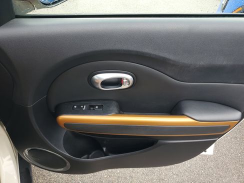 Used 2015 Kia Soul ! w/ Sun & Sound Package image 10