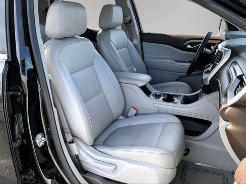 Used 2023 GMC Acadia SLT image 29