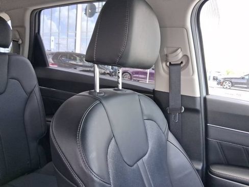 Used 2023 Kia Sorento SX FWD image 18