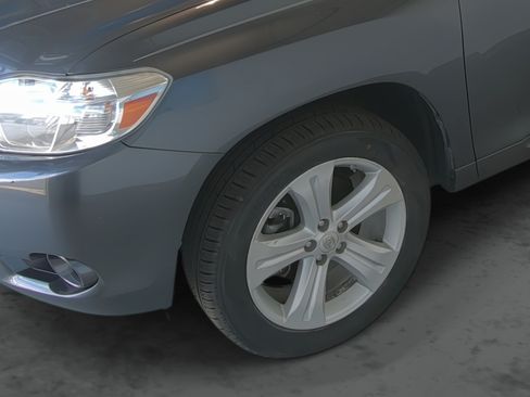 Used 2010 Toyota Highlander Limited AWD/4WD image 7