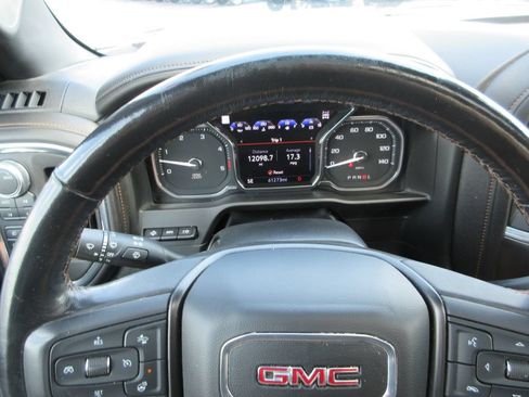 Certified 2020 GMC Sierra 2500 AT4 w/ AT4 Premium Package AWD/4WD image 36