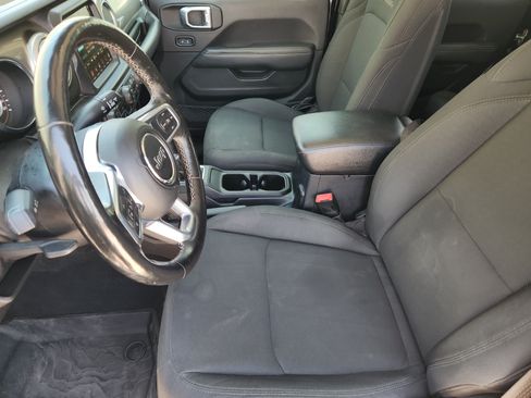 Used 2020 Jeep Gladiator Overland AWD/4WD image 15