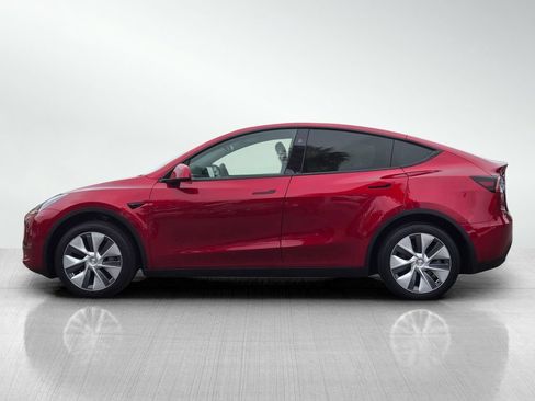Used 2024 Tesla Model Y Long Range AWD/4WD image 8
