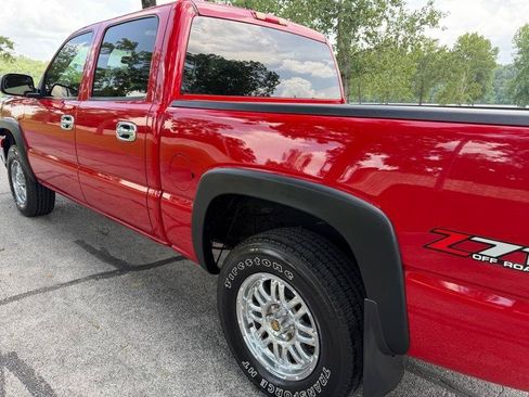 Used 2006 Chevrolet Silverado 1500 LT w/ Onstar Plus Package AWD/4WD image 13
