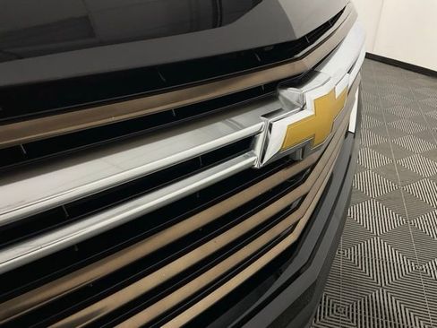 Used 2023 Chevrolet Traverse High Country image 11